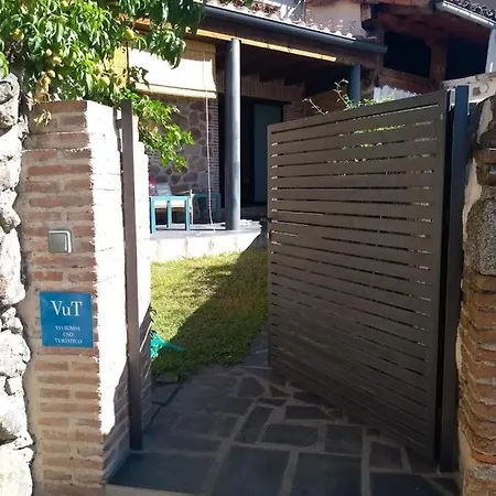 Casa de Férias La Plazuela Del Tietar, Diseno Y Descanso En Gredos Sur